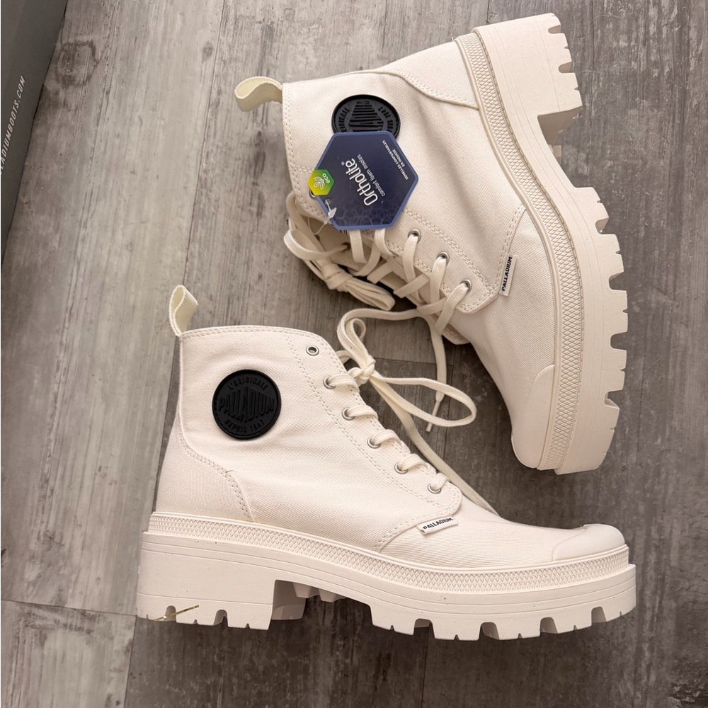 Palladium Women's Twill White Canvas Lug-Sole Boot NWB